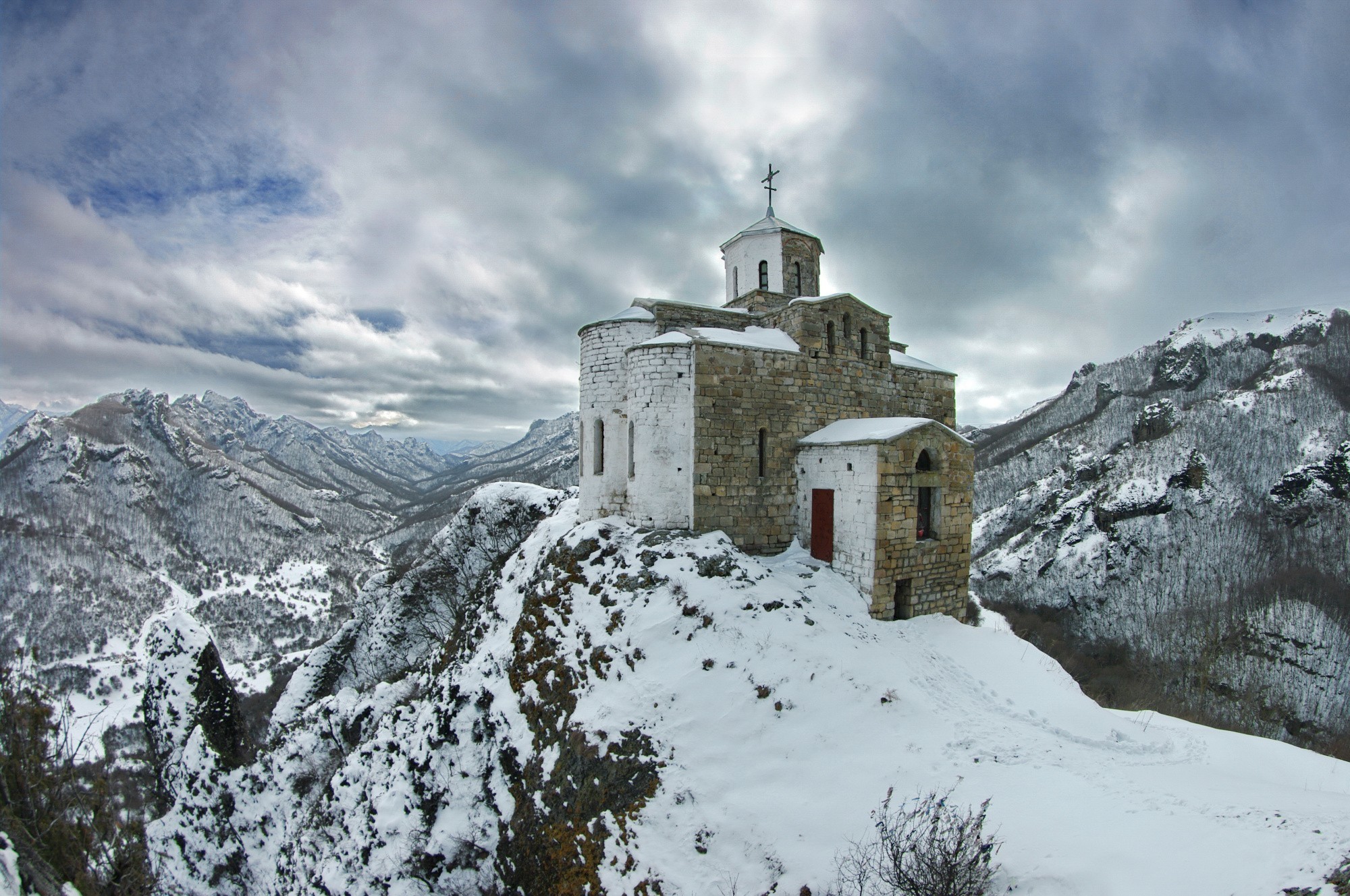 Аланские храмы Нижнего Архыза
